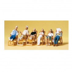 HO model making: Figurines - People resting on a deckchair