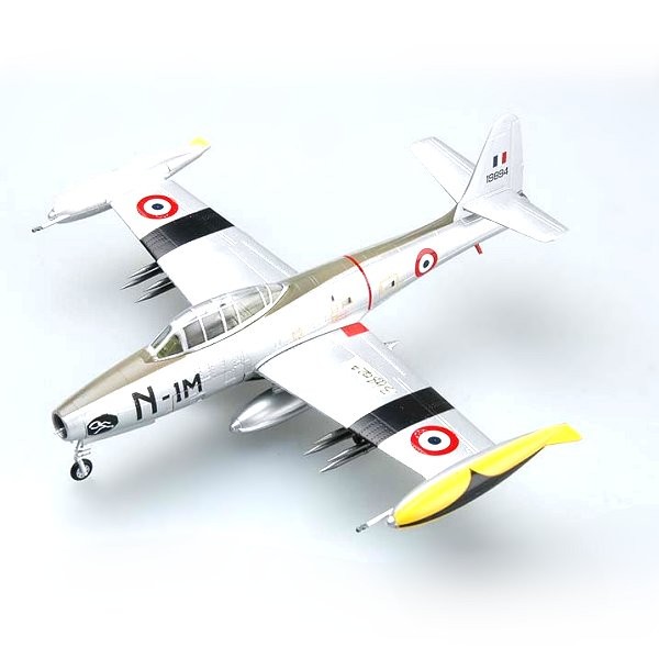 Modèle réduit : Republic F-84G-6 : Armée de l'Air Française (51-9894) 1952 - Easymodel-EAS36802