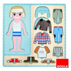 10 wooden pieces puzzle: Little boy getting dressed