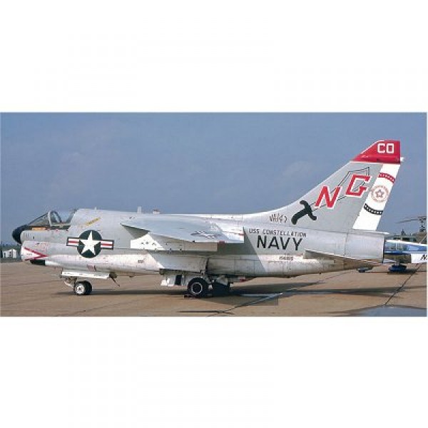 Maquette avion : A-7E Corsair II VA-147 - Hasegawa-09854