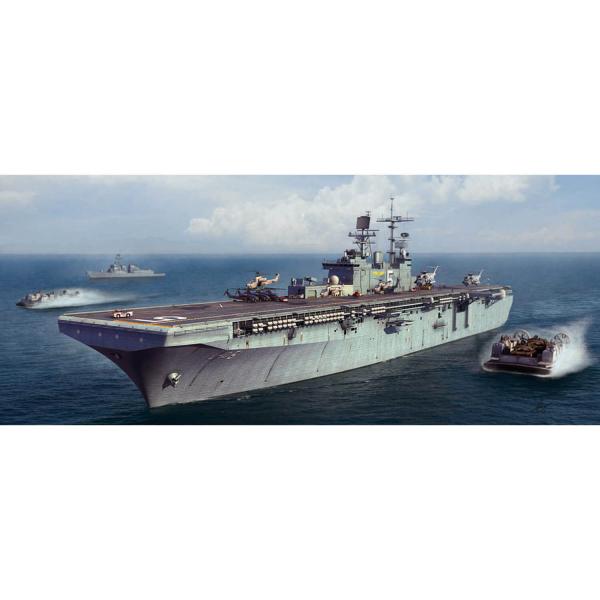 Maquette bateau : USS Bataan LHD-5 - HobbyBoss-83406