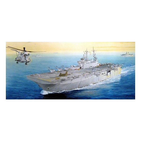 Maquette bateau : Porte-avions USS Wasp LHD-1 - Hobbyboss-83402