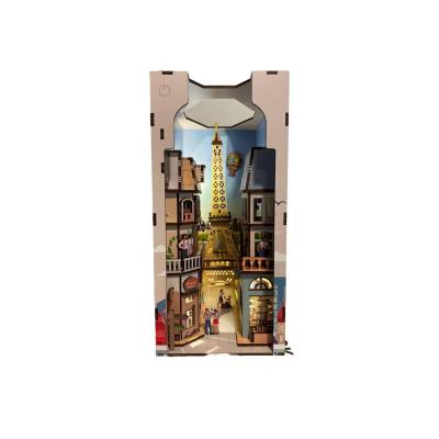 Revell Book Nook Tiny Adventures Paris - Kit Bois 3D Led - Image 7