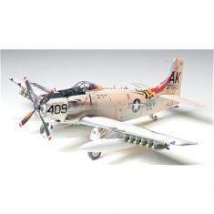 Aircraft model: Douglas A-1H Skyraider US Navy