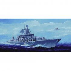Maqueta de barco de la Armada rusa Moskva 