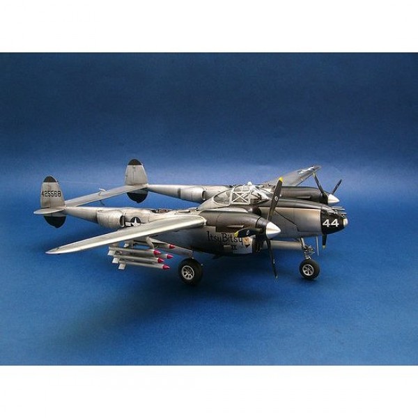 Maquette avion : Lockheed P-38L-5-L0 Lightning USAF 1944 - Trumpeter-TR02227