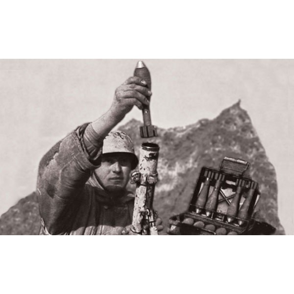 Figurines historiques 2ème guerre mondiale : Mortier Allemand 80mm Hiver - Zvezda-6209