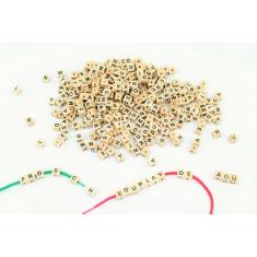 Dados de letras de unas 300 piezas