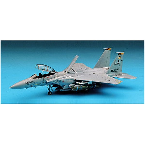 Maquette avion : F-15E Strike Eagle - Academy-2110