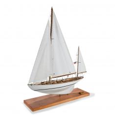 Schiffsmodell aus Holz: Dorade