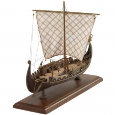 Modellschiff aus Holz: Wikingerschiff