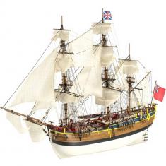 Wooden boat model: HMS Endeavour