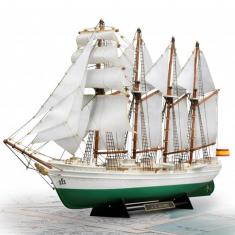 Wooden boat model: Juan Sebastián Elcano