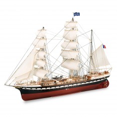 Wooden model boat: Le Bélem