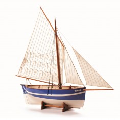 Wooden model ship: Esperance