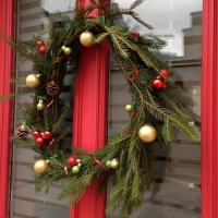 Décorez votre porte aux couleurs de Noël