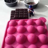Préparation araignées au chocolat