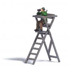 HO model making miniatures: hunter on the lookout