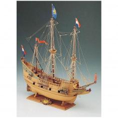 Schiffsmodell aus Holz: Half Moon