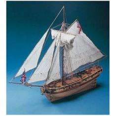 Wooden ship model: HMS Resolution
