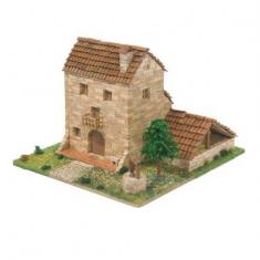 Ceramic model: HO scale rural house