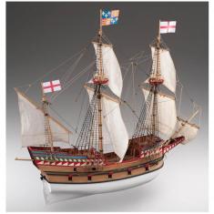 Wooden ship model: Golden Hind