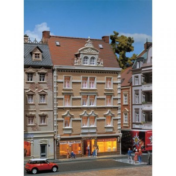 Modélisme HO : Immeuble urbain Allianz et magasin thé & épices - Faller-130448
