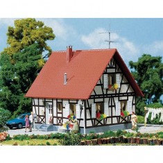 HO model: Individual half-timbered house