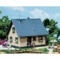 HO model making: Detached house