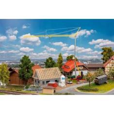 Dekor: Haus im Bau mit Kran