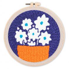 Punch Needle Kit - White Flowers - with circular frame