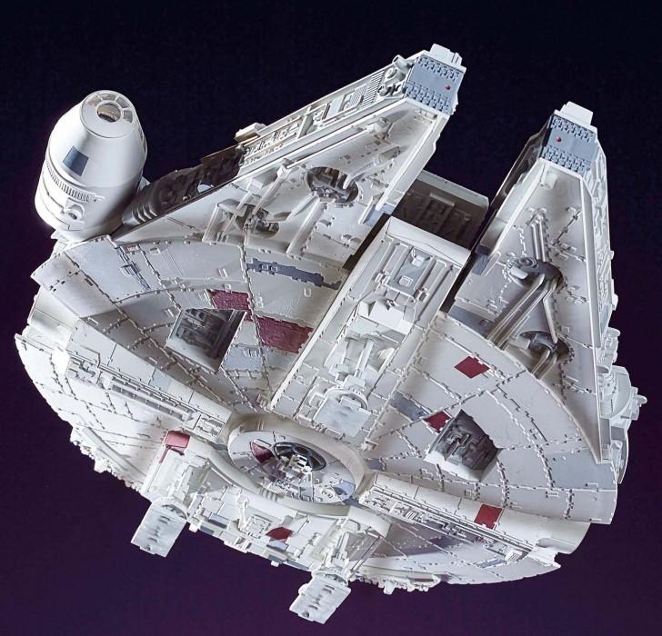 Maquette miniature Easy Click : Vaisseau Star Wars Millenium Falcon