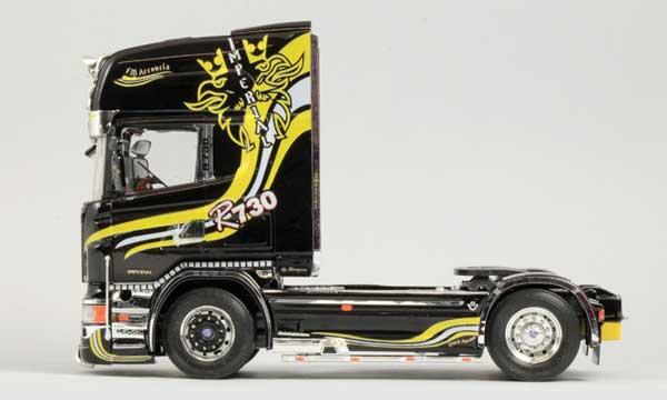 Maquette camion 1/24 added a new photo. - Maquette camion 1/24