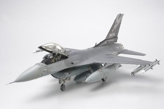Maquette avion : Lockeed F-16C (block 25/32) : Fighting Falcon ANG