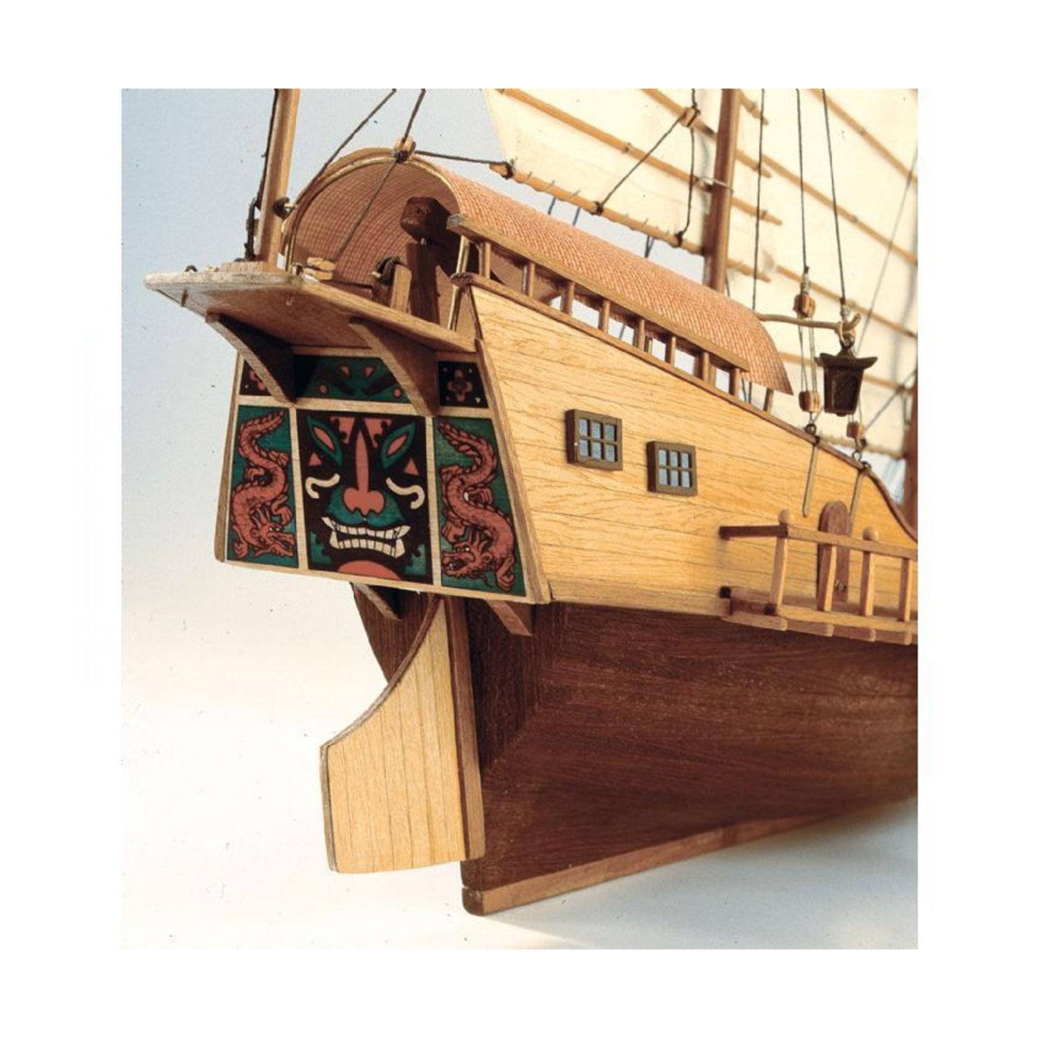 Maquette bateau en bois : Red Dragon Jonque Chinoise