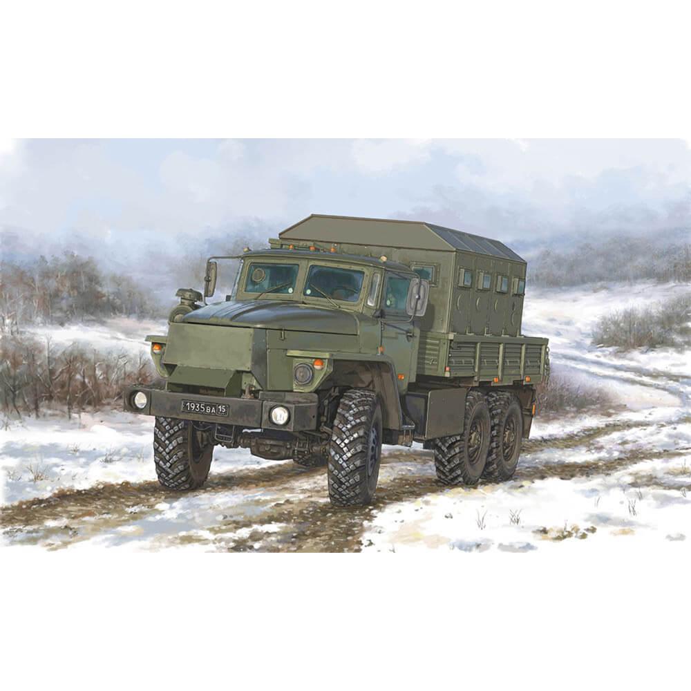 Maquette véhicule militaire : URAL-4320 CHZ