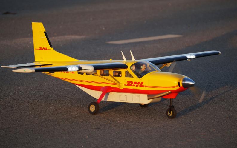 Cessna 208 Grand Caravan (jaune) / 1650mm - VQ Model