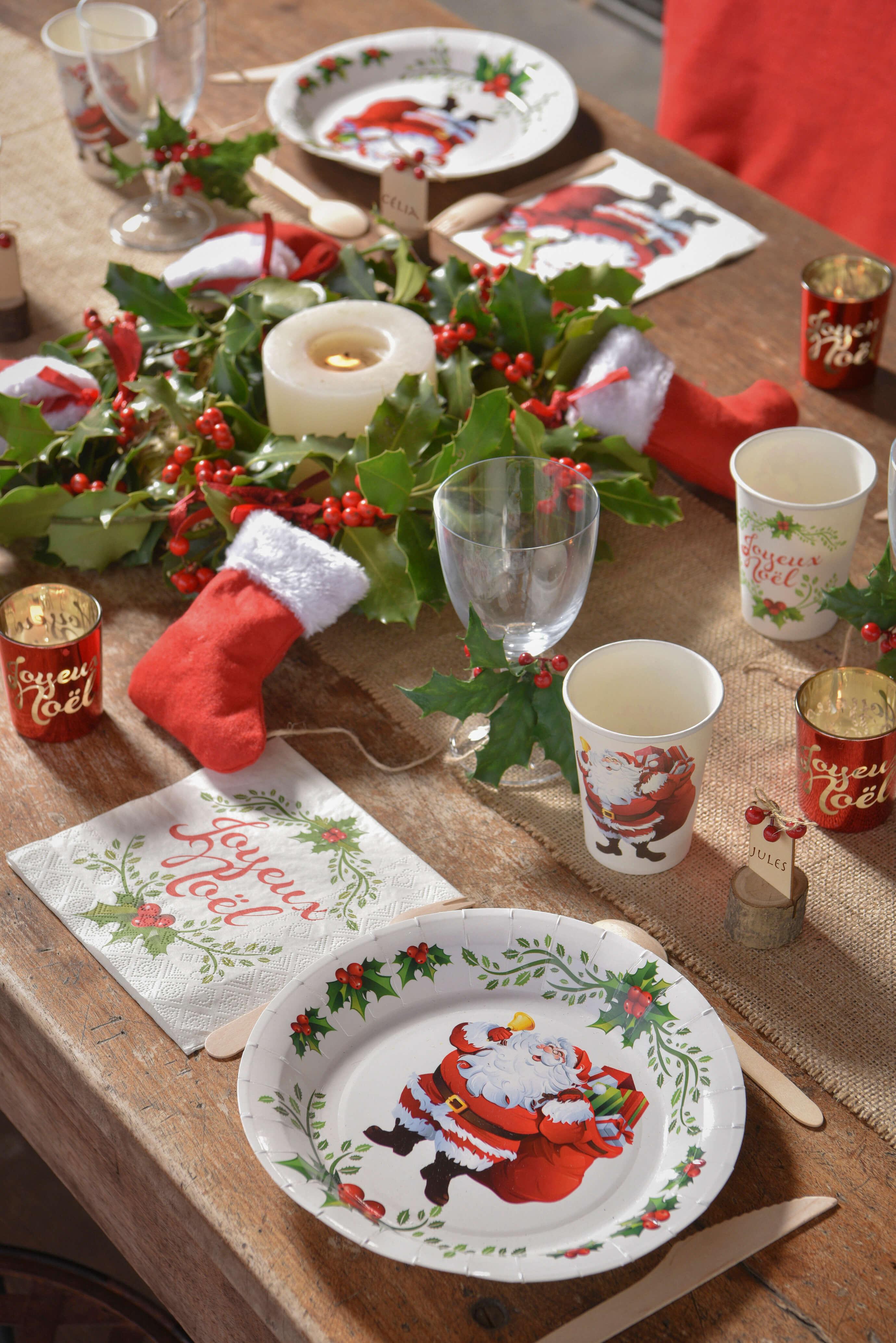 Assiettes en carton x10 - 21 cm - Noël Traditionnel - Art de la table - Rue  de la Fête