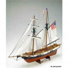 Wooden model boat : Newport