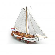 Wooden model boat : Catalina