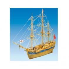 Wooden model ship: Endeavor