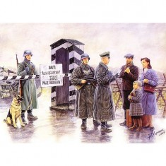 WWII figures: German checkpoint