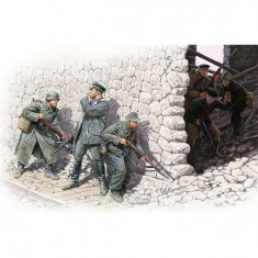 Figurines 2ème Guerre Mondiale : Rencontre fortuite : Gebirgsjäger allemands et marins soviétiques :
