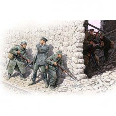 Figures WWII: Fortuitous encounter: German Gebirgsjäger and Soviet sailors: