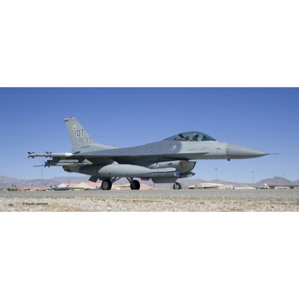 Aircraft model: F-16C USAF - Revell-03992