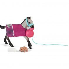 Figurine: playful foal