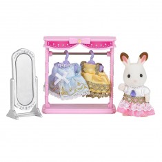 Sylvanian Family 5236: Chocolate Rabbit Dressing and Figurine