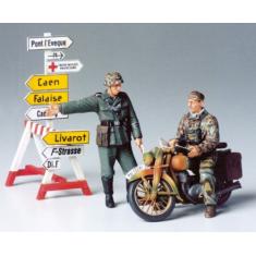 Ordonnances Allemandes et moto - 1/35e - Tamiya