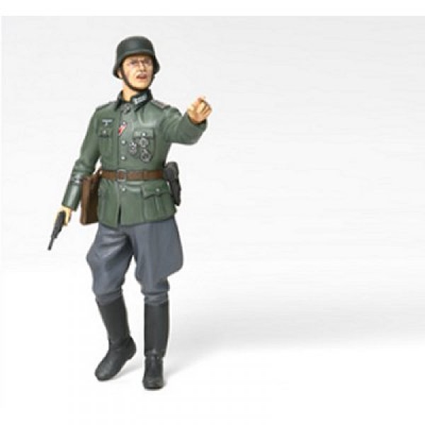 Figurine 2ème Guerre Mondiale : Commandant allemand 1/16 - Tamiya-36313