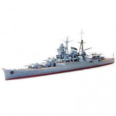 Ship model: Japanese heavy cruiser Kumano 